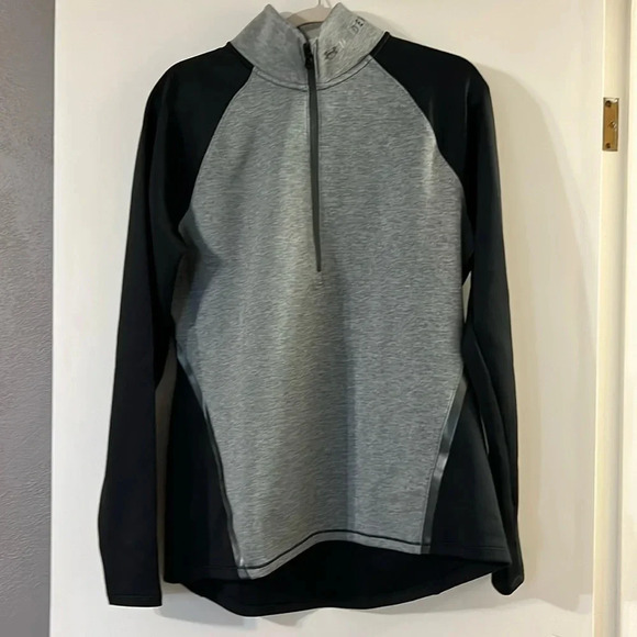 Like New Women’s Under Armour pull over - Picture 1 of 7